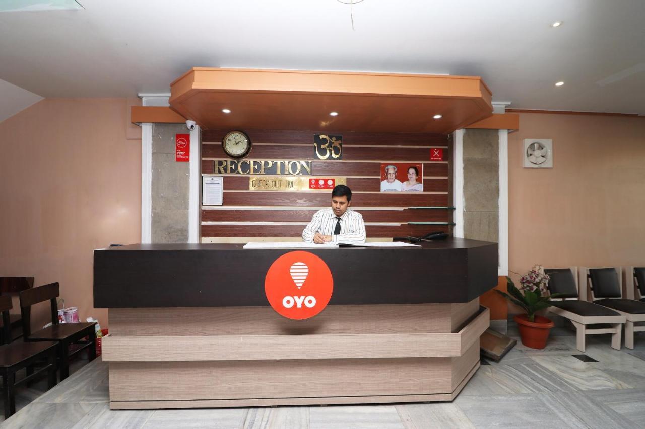 Vaccinated Staff - Capital O 7933 Hotel Trimurty International Гувахати Екстериор снимка